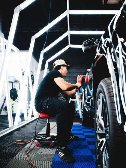 Under the light tunnel — Finishing work — The Tint Kings, Santa Maria
